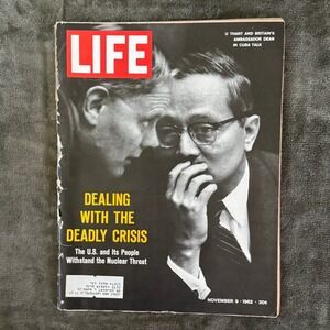 Vintage LIFE Magazine November 9 1962 Cuban Missile Crisis‎ Nuclear Threat News